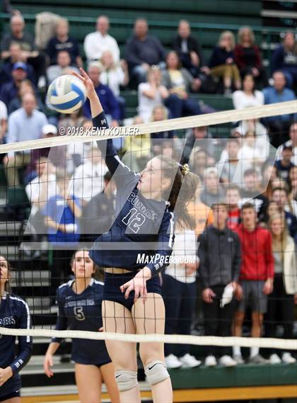 Thumbnail 3 in Lake Orion vs Stoney Creek (MHSAA Regional Semifinal) photogallery.