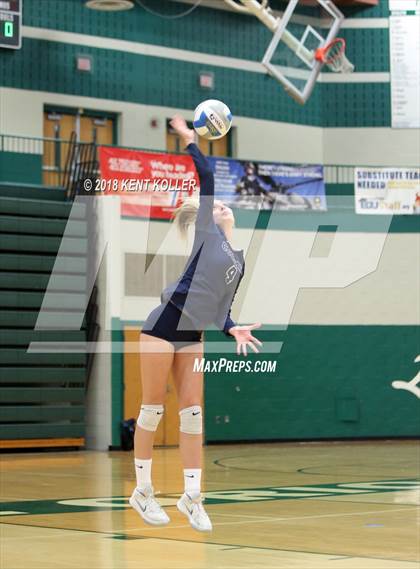Thumbnail 2 in Lake Orion vs Stoney Creek (MHSAA Regional Semifinal) photogallery.