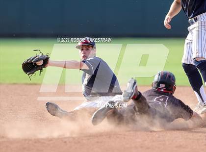 Thumbnail 1 in Keller vs. Rockwall-Heath (UIL 6A Final) photogallery.