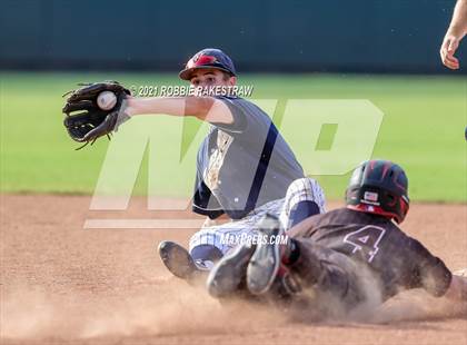 Thumbnail 3 in Keller vs. Rockwall-Heath (UIL 6A Final) photogallery.