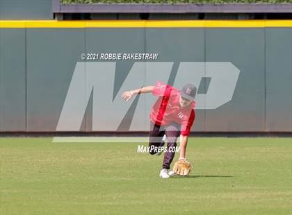 Thumbnail 2 in Keller vs. Rockwall-Heath (UIL 6A Final) photogallery.