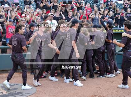 Thumbnail 2 in Keller vs. Rockwall-Heath (UIL 6A Final) photogallery.