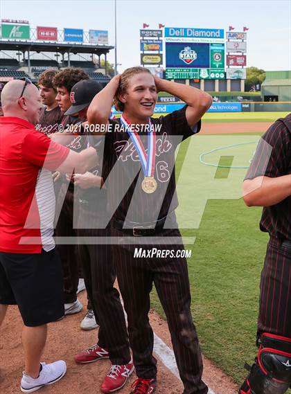 Thumbnail 3 in Keller vs. Rockwall-Heath (UIL 6A Final) photogallery.