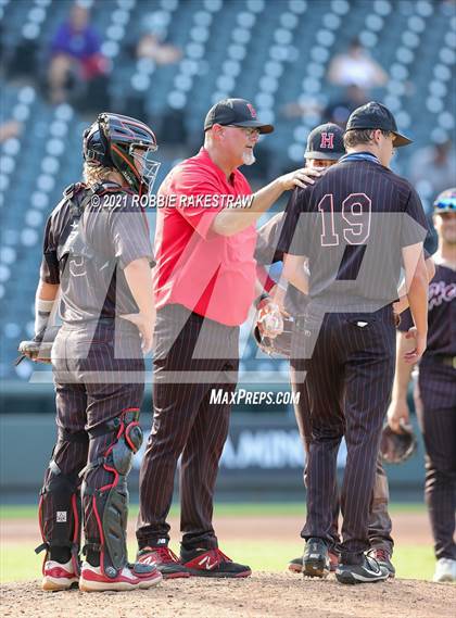 Thumbnail 3 in Keller vs. Rockwall-Heath (UIL 6A Final) photogallery.