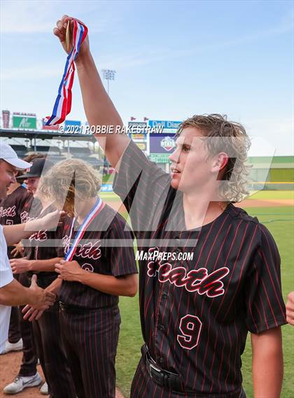 Thumbnail 2 in Keller vs. Rockwall-Heath (UIL 6A Final) photogallery.