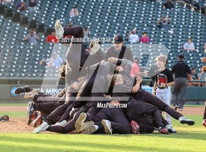 Thumbnail 3 in Keller vs. Rockwall-Heath (UIL 6A Final) photogallery.