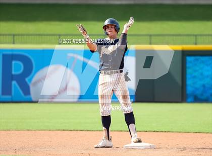 Thumbnail 3 in Keller vs. Rockwall-Heath (UIL 6A Final) photogallery.