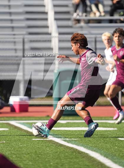Thumbnail 3 in West Islip vs East Hampton(NYSPHSAA) photogallery.