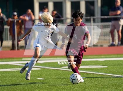 Thumbnail 3 in West Islip vs East Hampton(NYSPHSAA) photogallery.