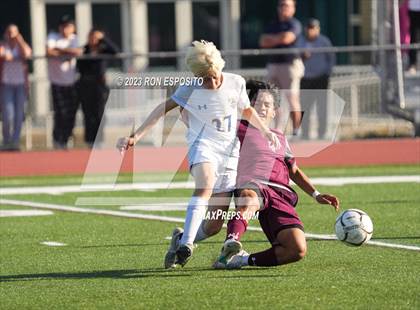 Thumbnail 3 in West Islip vs East Hampton(NYSPHSAA) photogallery.