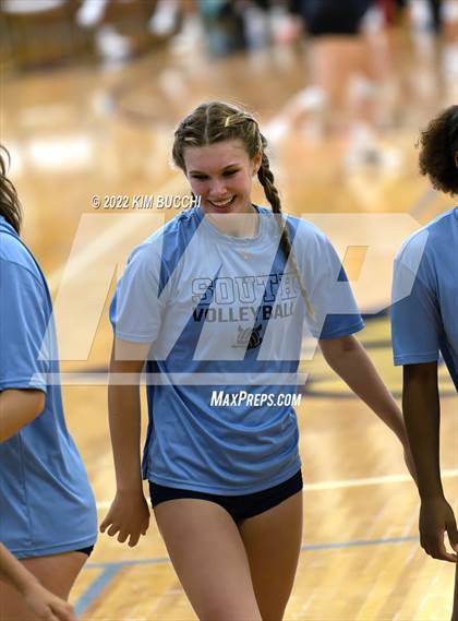 Thumbnail 2 in Grosse Pointe South vs. Divine Child (GPS QUAD) photogallery.