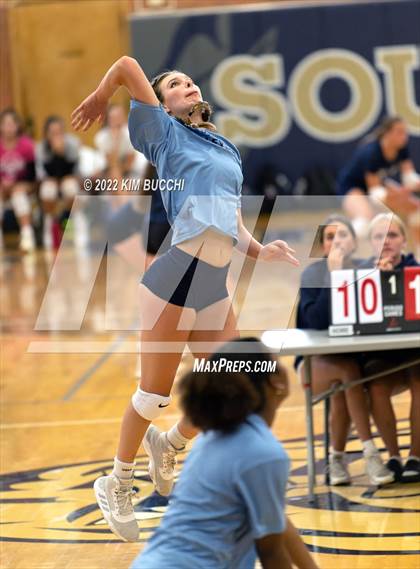 Thumbnail 2 in Grosse Pointe South vs. Divine Child (GPS QUAD) photogallery.