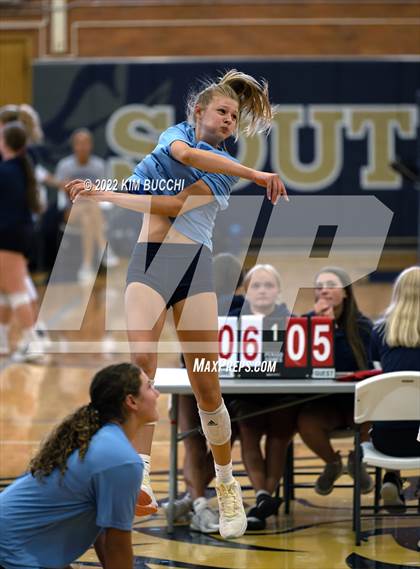 Thumbnail 2 in Grosse Pointe South vs. Divine Child (GPS QUAD) photogallery.