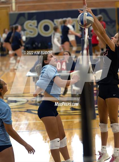 Thumbnail 2 in Grosse Pointe South vs. Divine Child (GPS QUAD) photogallery.