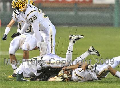 Thumbnail 2 in Edison vs. Servite (CIF SS PAC 5 Final) photogallery.