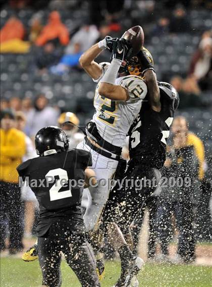 Thumbnail 2 in Edison vs. Servite (CIF SS PAC 5 Final) photogallery.