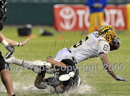 Thumbnail 3 in Edison vs. Servite (CIF SS PAC 5 Final) photogallery.