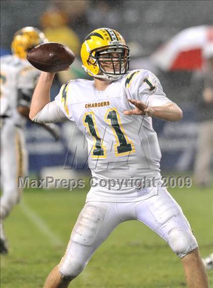 Thumbnail 3 in Edison vs. Servite (CIF SS PAC 5 Final) photogallery.