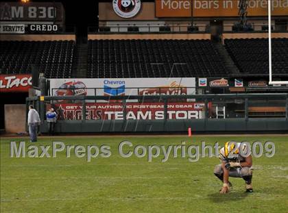Thumbnail 3 in Edison vs. Servite (CIF SS PAC 5 Final) photogallery.