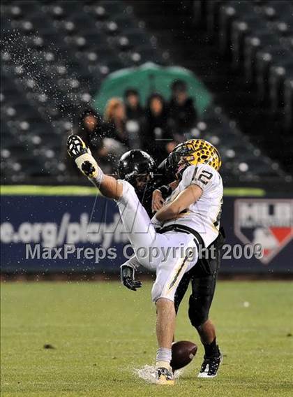 Thumbnail 1 in Edison vs. Servite (CIF SS PAC 5 Final) photogallery.