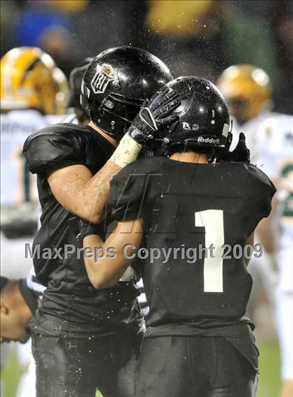 Thumbnail 3 in Edison vs. Servite (CIF SS PAC 5 Final) photogallery.