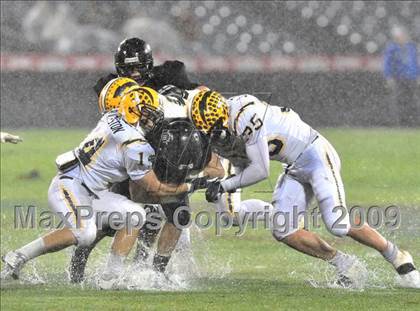 Thumbnail 3 in Edison vs. Servite (CIF SS PAC 5 Final) photogallery.