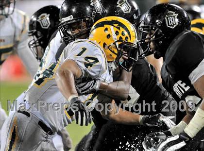 Thumbnail 3 in Edison vs. Servite (CIF SS PAC 5 Final) photogallery.