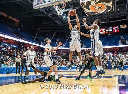 Thumbnail 1 in Weaver vs. Hillhouse (CIAC Class LL Final) photogallery.