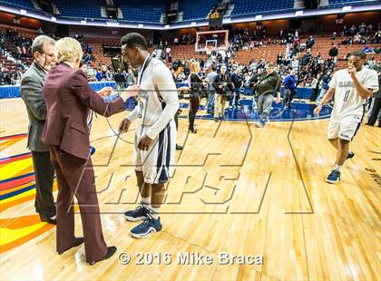 Thumbnail 2 in Weaver vs. Hillhouse (CIAC Class LL Final) photogallery.