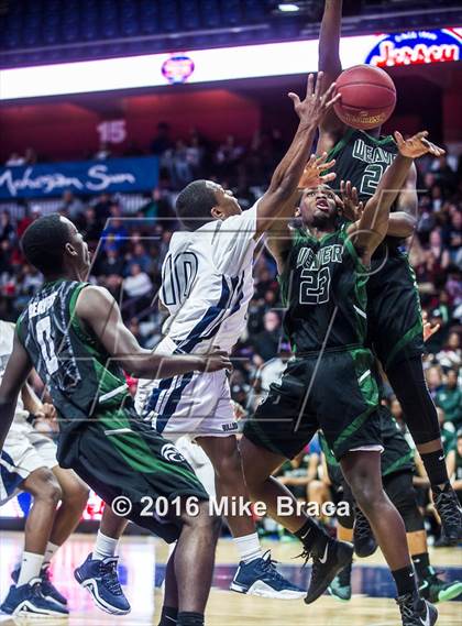 Thumbnail 2 in Weaver vs. Hillhouse (CIAC Class LL Final) photogallery.