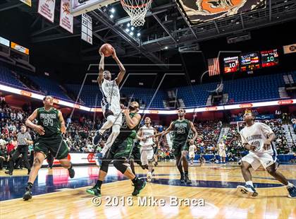 Thumbnail 2 in Weaver vs. Hillhouse (CIAC Class LL Final) photogallery.