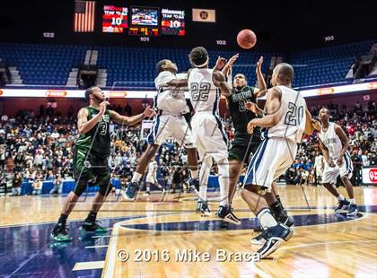 Thumbnail 3 in Weaver vs. Hillhouse (CIAC Class LL Final) photogallery.