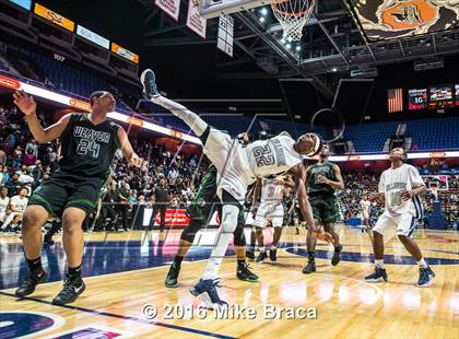 Thumbnail 1 in Weaver vs. Hillhouse (CIAC Class LL Final) photogallery.