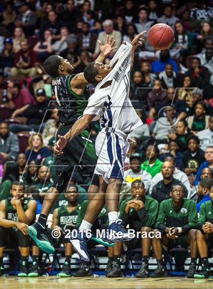 Thumbnail 2 in Weaver vs. Hillhouse (CIAC Class LL Final) photogallery.