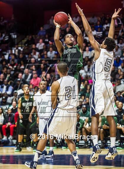 Thumbnail 1 in Weaver vs. Hillhouse (CIAC Class LL Final) photogallery.