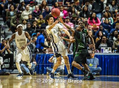 Thumbnail 1 in Weaver vs. Hillhouse (CIAC Class LL Final) photogallery.