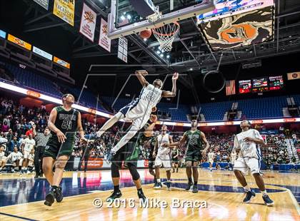 Thumbnail 3 in Weaver vs. Hillhouse (CIAC Class LL Final) photogallery.