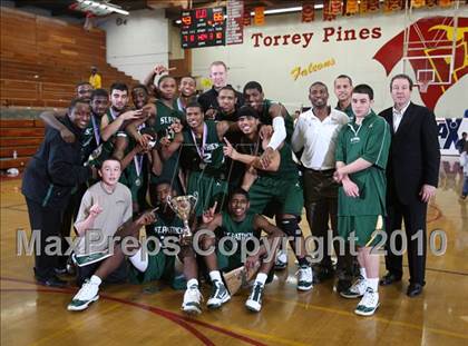 Thumbnail 1 in Newark Memorial vs. St. Patrick (MaxPreps Holiday Classic National Final) photogallery.