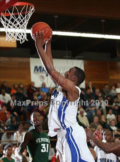 Thumbnail 3 in Newark Memorial vs. St. Patrick (MaxPreps Holiday Classic National Final) photogallery.
