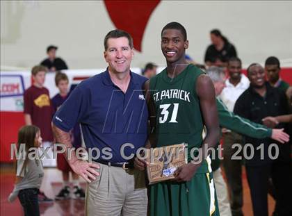Thumbnail 3 in Newark Memorial vs. St. Patrick (MaxPreps Holiday Classic National Final) photogallery.