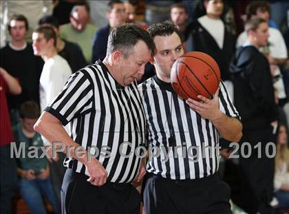 Thumbnail 2 in Newark Memorial vs. St. Patrick (MaxPreps Holiday Classic National Final) photogallery.