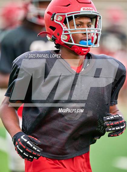 Thumbnail 1 in North Shore (Inter-squad Scrimmage) photogallery.