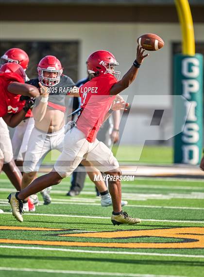 Thumbnail 2 in North Shore (Inter-squad Scrimmage) photogallery.