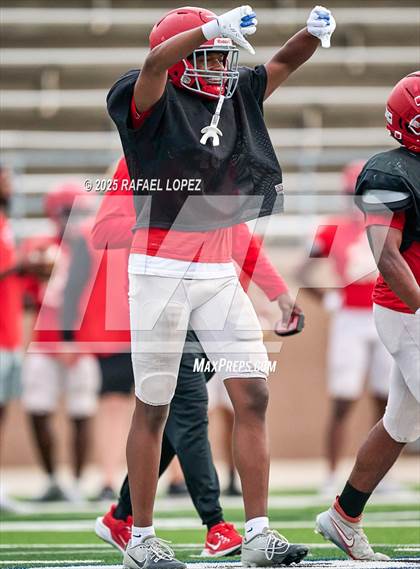 Thumbnail 3 in North Shore (Inter-squad Scrimmage) photogallery.