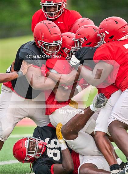 Thumbnail 2 in North Shore (Inter-squad Scrimmage) photogallery.