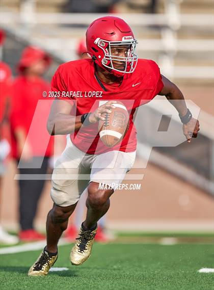 Thumbnail 1 in North Shore (Inter-squad Scrimmage) photogallery.
