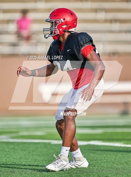 Thumbnail 1 in North Shore (Inter-squad Scrimmage) photogallery.