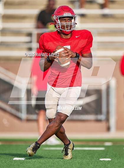 Thumbnail 3 in North Shore (Inter-squad Scrimmage) photogallery.