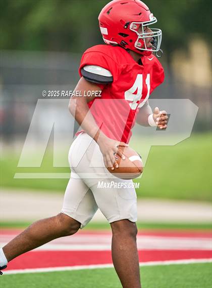 Thumbnail 3 in North Shore (Inter-squad Scrimmage) photogallery.