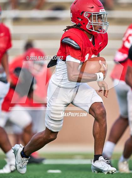 Thumbnail 1 in North Shore (Inter-squad Scrimmage) photogallery.